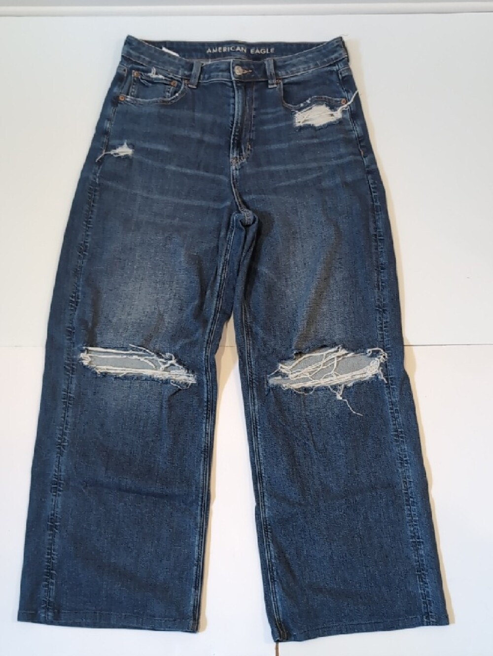 American Eagle Outfitters Women's Distressed Dark Blue Straight-Leg Jeans